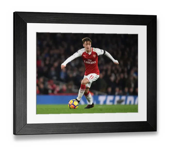 Framed Print : Mesut Ozil in Action: Arsenal vs Huddersfield Town, Premier League 2017-18 Framed Print : Mesut Ozil in Action: Arsenal vs Huddersfield Town, Premier League 2017-18
