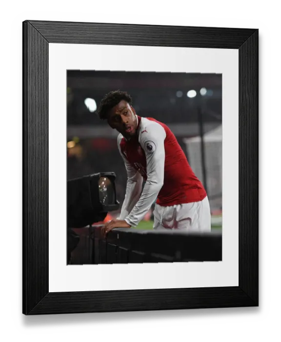 Framed Print : Arsenal vs Manchester United: Alex Iwobi in Action at the Emirates Stadium (2017-18)