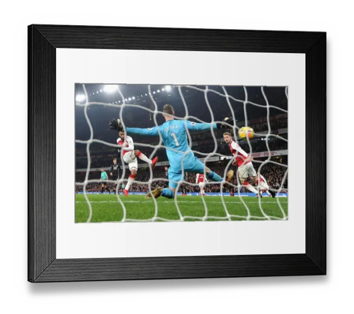 Framed Print : Lacazette Scores Stunner: Arsenal vs Manchester United, Premier League 2017-18 Framed Print : Lacazette Scores Stunner: Arsenal vs Manchester United, Premier League 2017-18