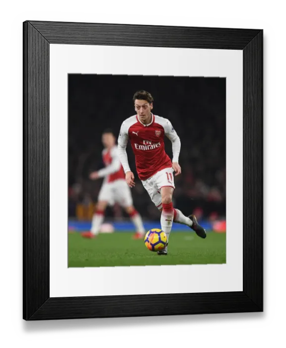 Framed Print : Mesut Ozil in Action: Arsenal vs Manchester United, Premier League 2017-18