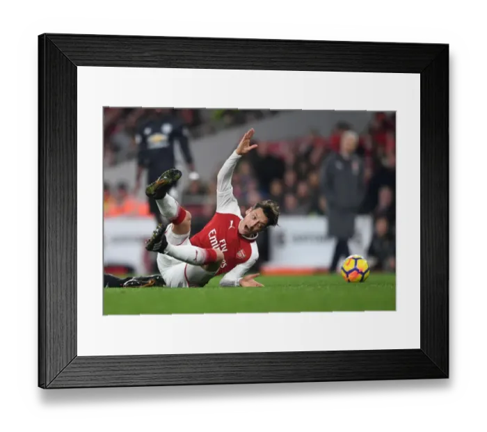 Framed Print : Mesut Ozil in Action: Arsenal vs Manchester United, Premier League 2017-18 Framed Print : Mesut Ozil in Action: Arsenal vs Manchester United, Premier League 2017-18