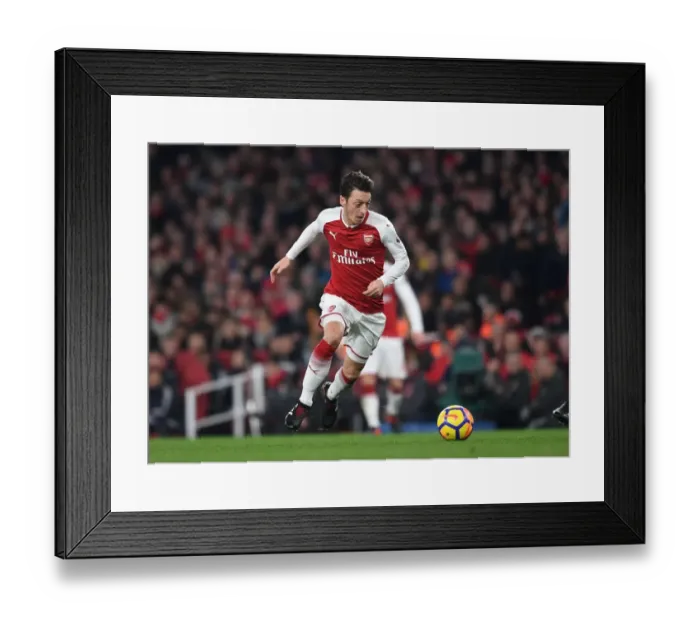 Framed Print : Mesut Ozil in Action: Arsenal vs Manchester United, Premier League 2017-18 Framed Print : Mesut Ozil in Action: Arsenal vs Manchester United, Premier League 2017-18