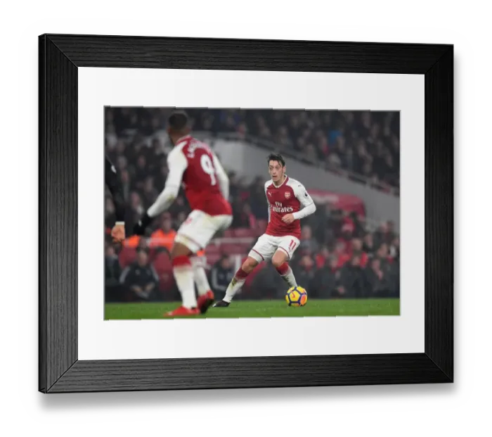 Framed Print : Mesut Ozil in Action: Arsenal vs Manchester United, Premier League 2017-18 Framed Print : Mesut Ozil in Action: Arsenal vs Manchester United, Premier League 2017-18