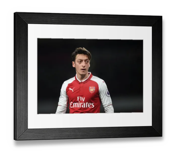 Framed Print : Mesut Ozil in Action: Arsenal vs Manchester United, Premier League 2017-18