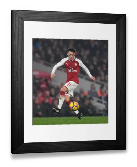 Framed Print : Mesut Ozil in Action: Arsenal vs Manchester United, Premier League 2017-18