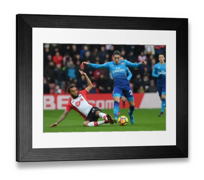 Framed Print : Clash at St. Mary's: Hector Bellerin vs. Ryan Bertrand