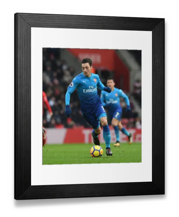 Framed Print : Mesut Ozil in Action: Southampton vs. Arsenal, Premier League 2017-18