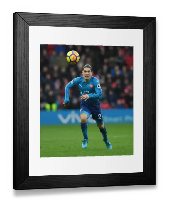Framed Print : Hector Bellerin in Action: Southampton vs Arsenal, Premier League 2017-18 Framed Print : Hector Bellerin in Action: Southampton vs Arsenal, Premier League 2017-18