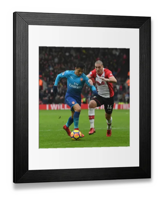 Framed Print : Clash of Champions: Sanchez vs. Romeu in Southampton v Arsenal Premier League Showdown Framed Print : Clash of Champions: Sanchez vs. Romeu in Southampton v Arsenal Premier League Showdown