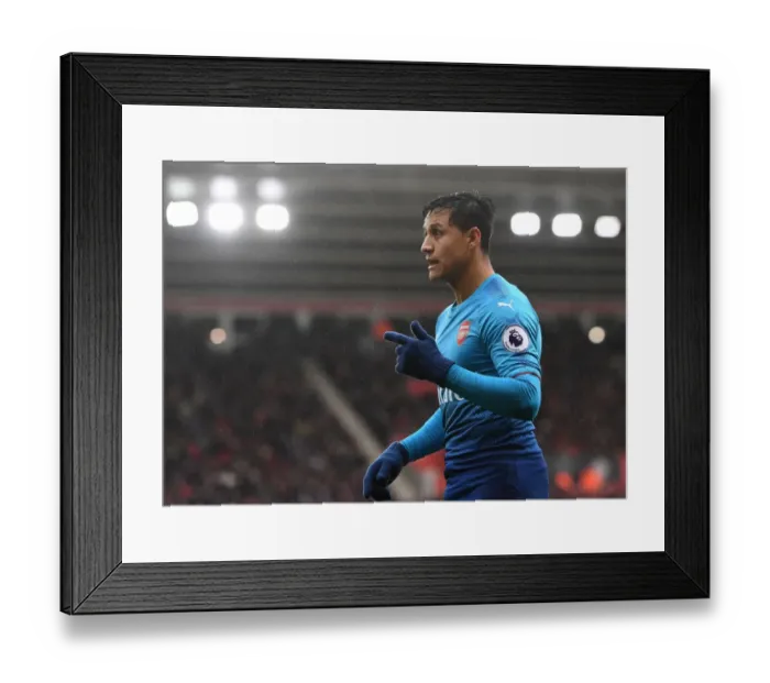 Framed Print : Alexis Sanchez in Action: Arsenal vs Southampton, Premier League 2017-18