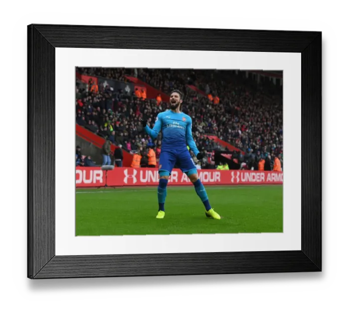 Framed Print : Thrilling Goal: Olivier Giroud Scores for Arsenal Against Southampton in the Premier League, 2017