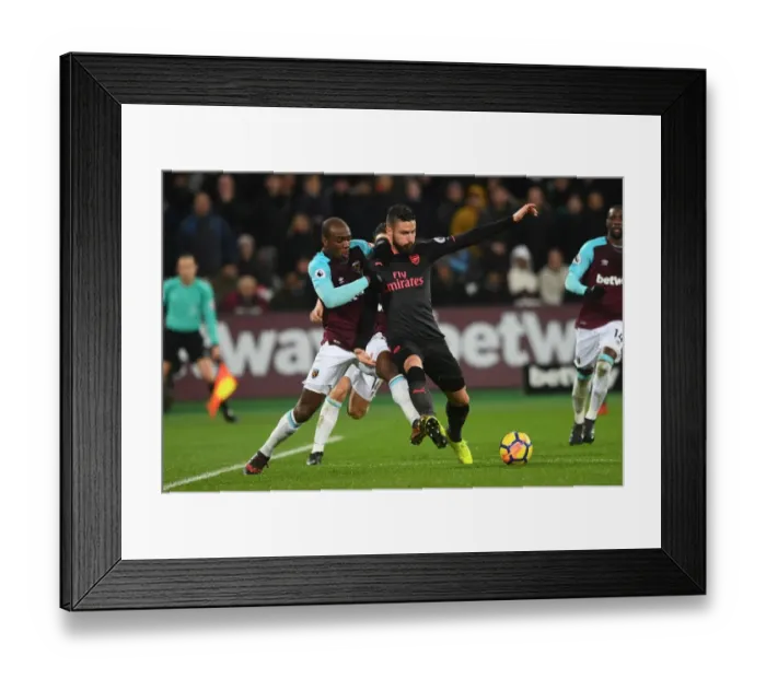 Framed Print : Giroud vs Ogbonna: A Footballing Battle - Arsenal vs West Ham United, Premier League 2017-18 Framed Print : Giroud vs Ogbonna: A Footballing Battle - Arsenal vs West Ham United, Premier League 2017-18