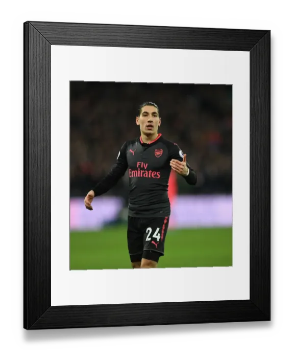 Framed Print : Hector Bellerin in Action: Arsenal vs. West Ham United (2017-18) Framed Print : Hector Bellerin in Action: Arsenal vs. West Ham United (2017-18)