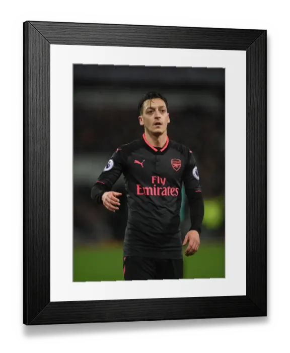 Framed Print : Mesut Ozil in Action: West Ham United vs Arsenal, Premier League 2017-18 Framed Print : Mesut Ozil in Action: West Ham United vs Arsenal, Premier League 2017-18