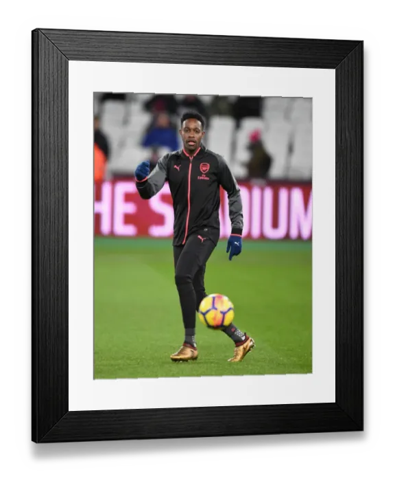 Framed Print : Danny Welbeck: Arsenal Forward Prepares for West Ham United Clash (2017-18) Framed Print : Danny Welbeck: Arsenal Forward Prepares for West Ham United Clash (2017-18)