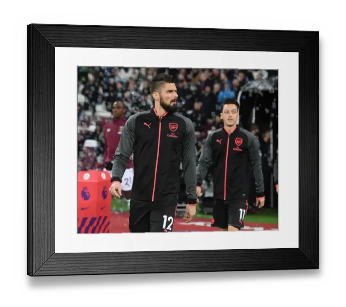 Framed Print : Olivier Giroud: Arsenal Star's Pre-Match Focus at London Stadium (West Ham United vs Arsenal, 2017-18)