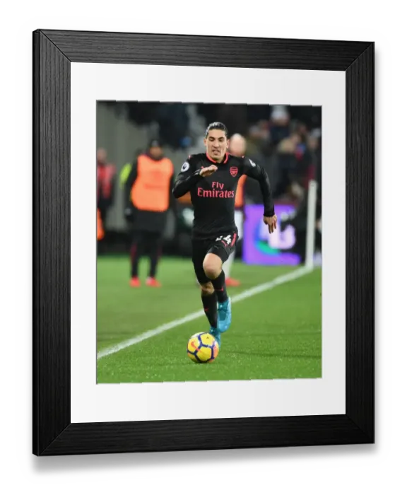 Framed Print : Hector Bellerin in Action: Arsenal vs. West Ham United, Premier League 2017-18