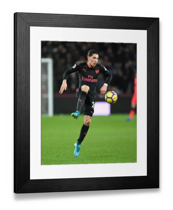 Framed Print : Hector Bellerin in Action: Arsenal vs. West Ham United, Premier League 2017-18