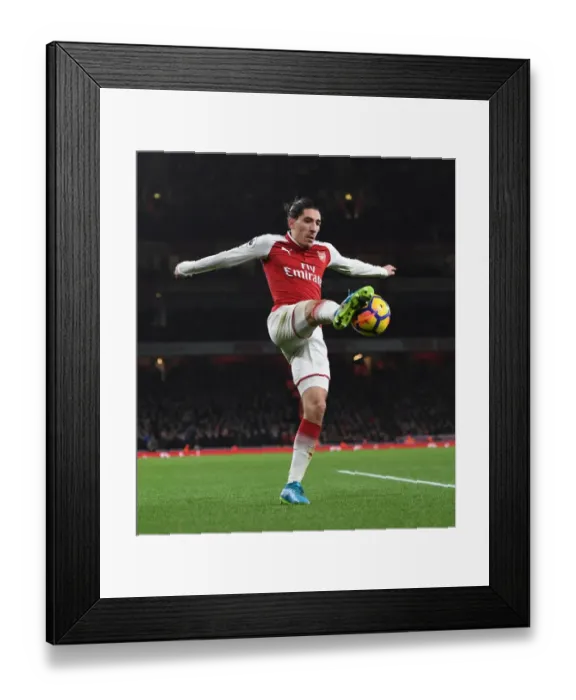Framed Print : Hector Bellerin in Action: Arsenal vs Newcastle United, Premier League 2017-18
