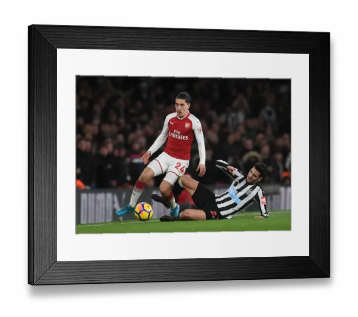 Framed Print : Bellerin vs Merino: Clash at the Emirates - Arsenal vs Newcastle United, Premier League 2017-18 Framed Print : Bellerin vs Merino: Clash at the Emirates - Arsenal vs Newcastle United, Premier League 2017-18
