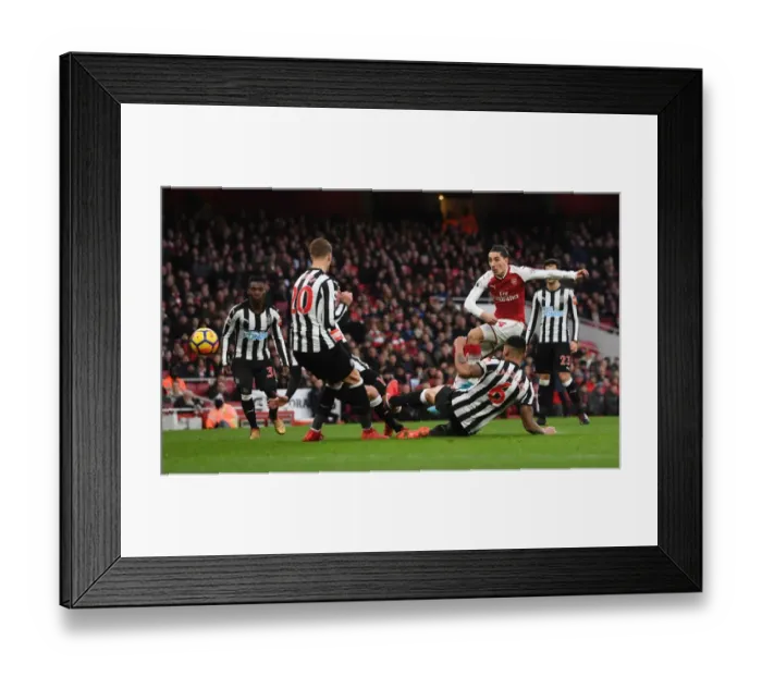 Framed Print : Bellerin vs Lascelles: Intense Shootout at Arsenal's Emirates Stadium - Arsenal v Newcastle United, Premier League 2017-18