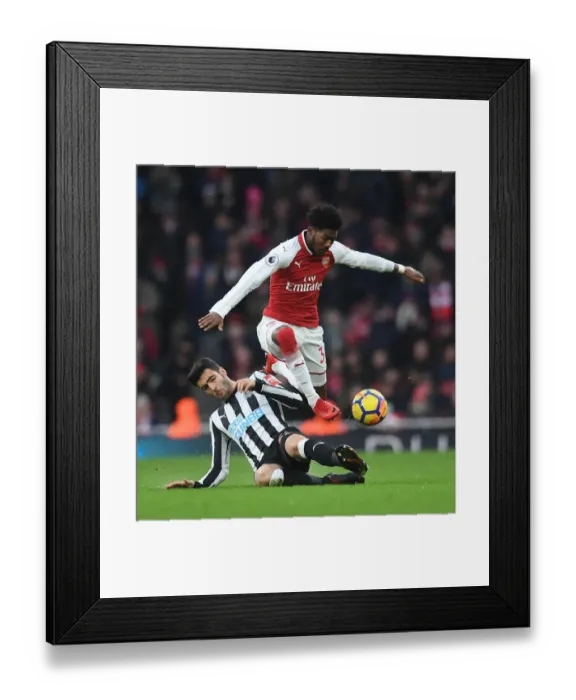 Framed Print : Arsenal v Newcastle United - Premier League
