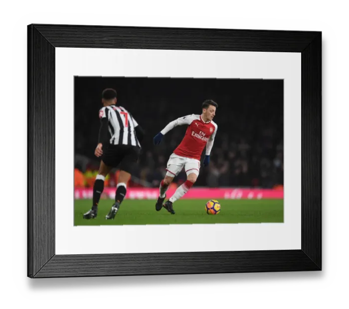 Framed Print : Mesut Ozil in Action: Arsenal vs Newcastle United, Premier League 2017-18 Framed Print : Mesut Ozil in Action: Arsenal vs Newcastle United, Premier League 2017-18