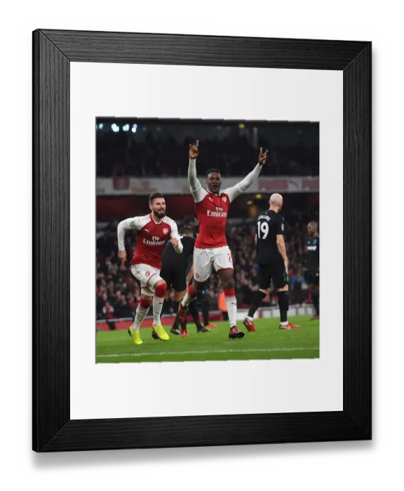 Framed Print : Arsenal's Welbeck and Giroud Celebrate Goal in Carabao Cup Quarterfinal vs West Ham United