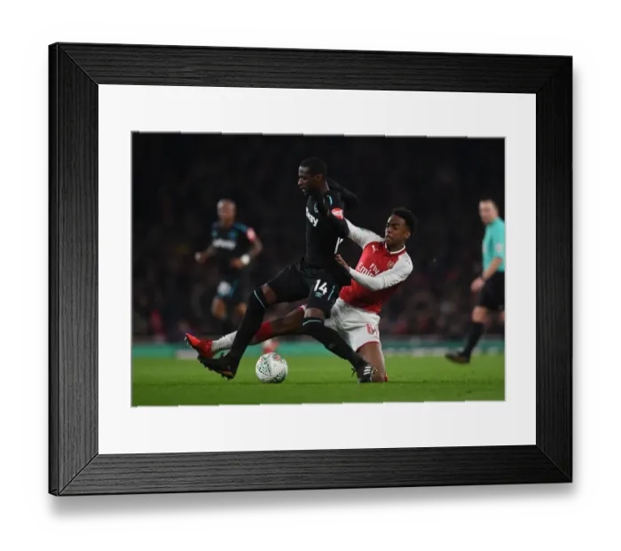 Framed Print : Arsenal vs. West Ham: Willock vs. Obiang in Carabao Cup Clash Framed Print : Arsenal vs. West Ham: Willock vs. Obiang in Carabao Cup Clash