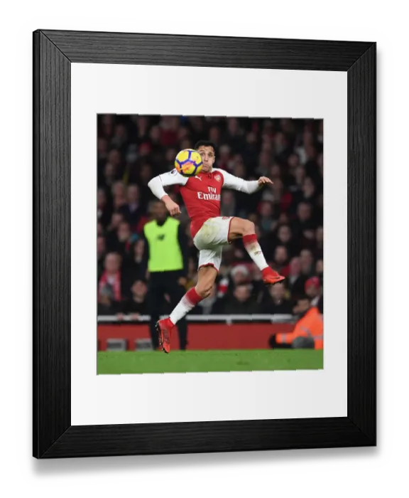 Framed Print : Arsenal vs Liverpool: Alexis Sanchez in Action at the Emirates Stadium (2017-18)