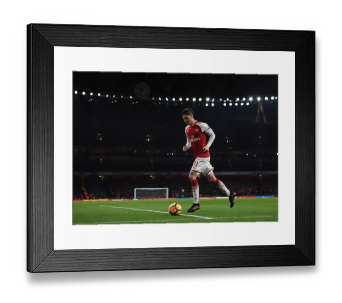 Framed Print : Mesut Ozil in Action: Arsenal vs. Liverpool, Premier League 2017-18