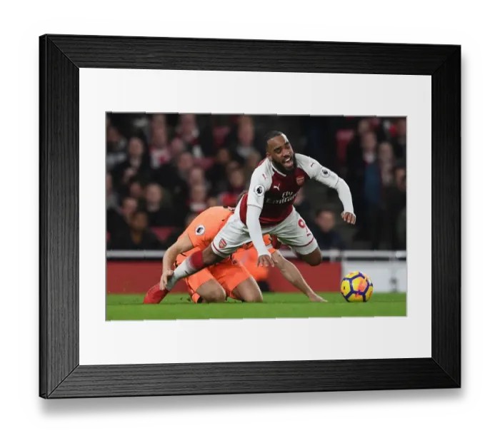 Framed Print : Alexandre Lacazette in Action: Arsenal vs Liverpool, Premier League 2017-18