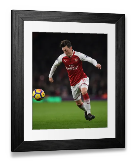 Framed Print : Mesut Ozil in Action: Arsenal vs Liverpool, Premier League 2017-18 Framed Print : Mesut Ozil in Action: Arsenal vs Liverpool, Premier League 2017-18