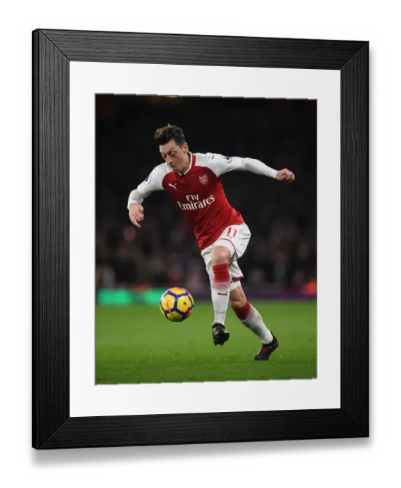 Framed Print : Mesut Ozil in Action: Arsenal vs Liverpool, Premier League 2017-18 Framed Print : Mesut Ozil in Action: Arsenal vs Liverpool, Premier League 2017-18