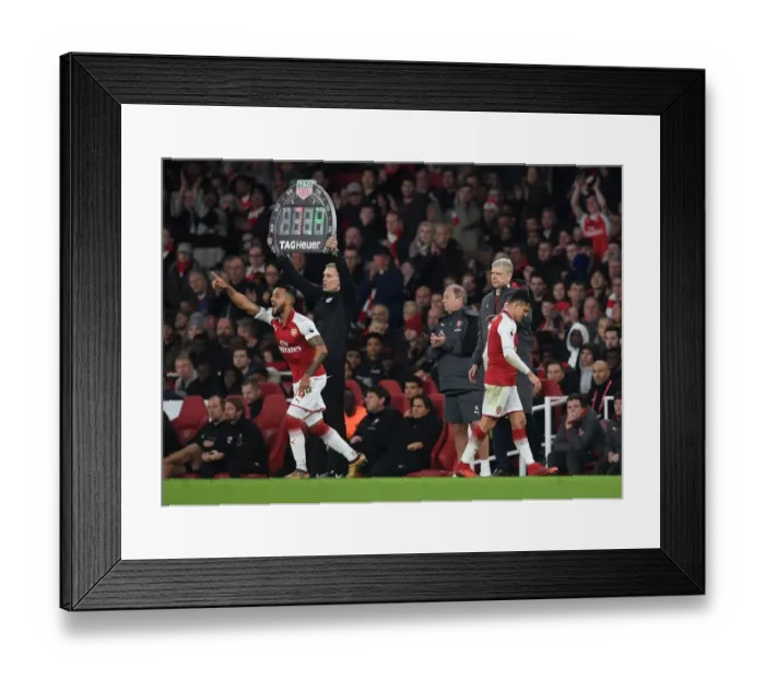 Framed Print : Arsenal: Wenger Subs Sanchez for Walcott against Liverpool, 2017-18 Premier League Framed Print : Arsenal: Wenger Subs Sanchez for Walcott against Liverpool, 2017-18 Premier League