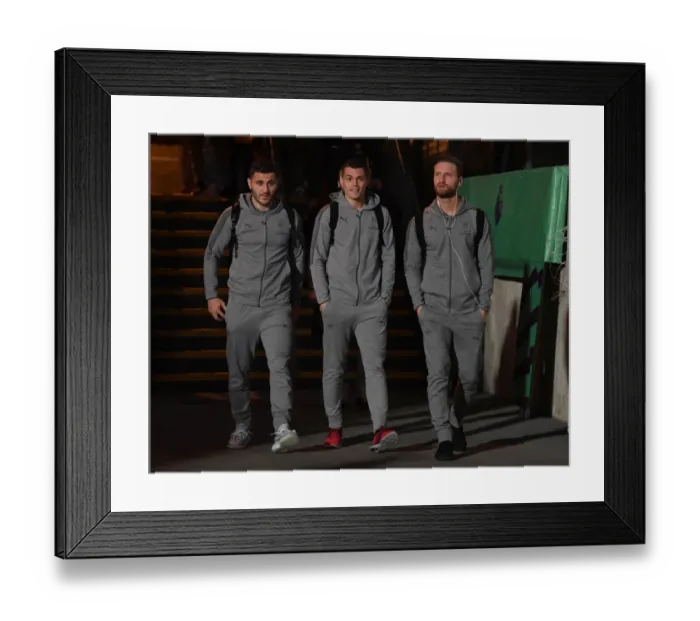 Framed Print : Arsenal Trio Arrive at Selhurst Park Ahead of Crystal Palace Clash (2017-18)