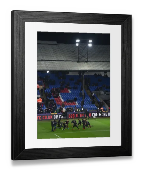 Framed Print : Arsenal Players Warm Up Ahead of Crystal Palace Clash (2017-18 Premier League) Framed Print : Arsenal Players Warm Up Ahead of Crystal Palace Clash (2017-18 Premier League)
