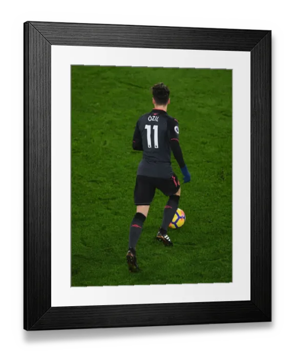 Framed Print : Mesut Ozil in Action: Arsenal vs. Crystal Palace, Premier League 2017-18