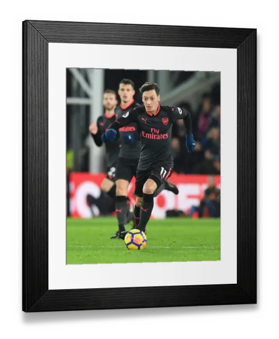 Framed Print : Mesut Ozil in Action: Arsenal vs. Crystal Palace, Premier League 2017-18 Framed Print : Mesut Ozil in Action: Arsenal vs. Crystal Palace, Premier League 2017-18