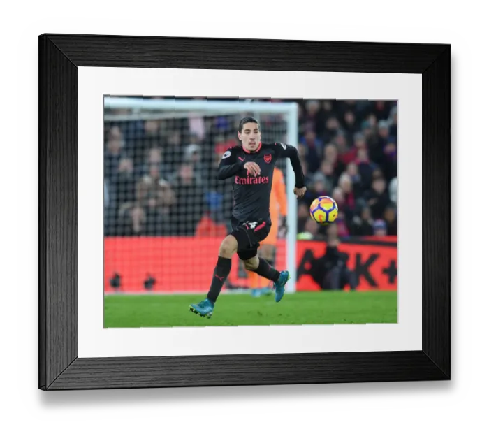 Framed Print : Hector Bellerin in Action: Arsenal vs Crystal Palace, Premier League 2017-18 Framed Print : Hector Bellerin in Action: Arsenal vs Crystal Palace, Premier League 2017-18
