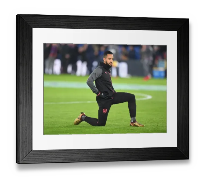 Framed Print : Theo Walcott: Arsenal Star Ready for Crystal Palace Clash (2017-18)