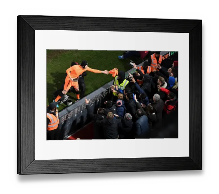 Framed Print : Petr Cech (Arsenal) gives his shirt to a fan. Crystal Palace 2: 3 Arsenal. Premier League
