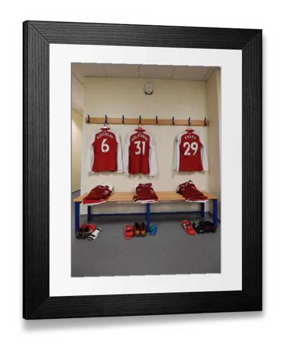 Framed Print : Arsenal Changing Room Before Match: West Bromwich Albion vs. Arsenal (2017-18)
