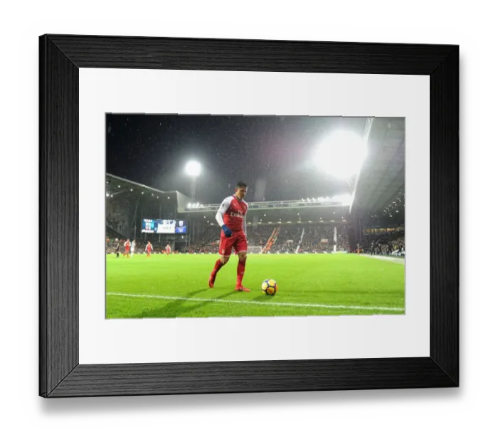 Framed Print : Alexis Sanchez in Action: West Bromwich Albion vs. Arsenal, Premier League 2017-18 Framed Print : Alexis Sanchez in Action: West Bromwich Albion vs. Arsenal, Premier League 2017-18