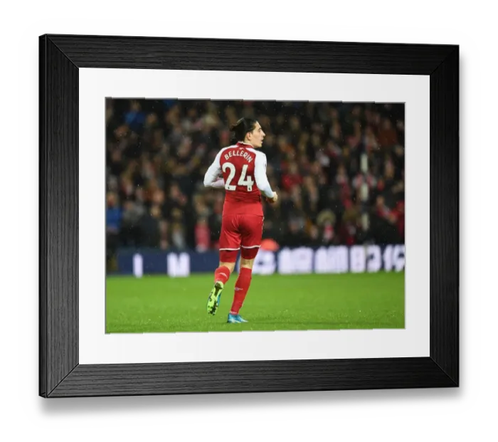 Framed Print : Hector Bellerin in Action: Arsenal vs. West Bromwich Albion (2017-18) Framed Print : Hector Bellerin in Action: Arsenal vs. West Bromwich Albion (2017-18)