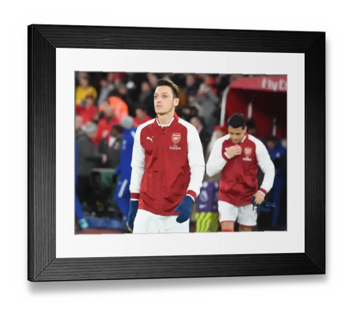Framed Print : Mesut Ozil: Arsenal's Creative Force Ahead of Arsenal vs Chelsea (2017-18) Framed Print : Mesut Ozil: Arsenal's Creative Force Ahead of Arsenal vs Chelsea (2017-18)