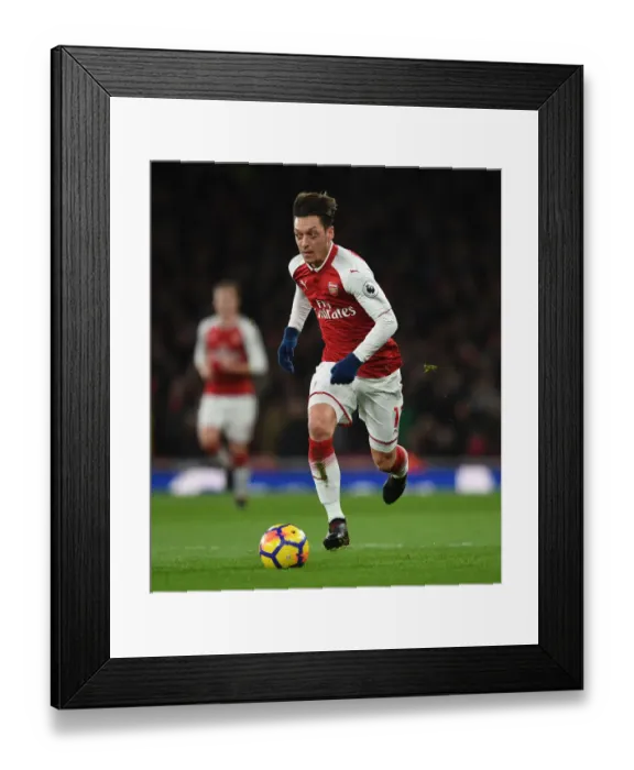 Framed Print : Mesut Ozil in Action: Arsenal vs Chelsea, Premier League 2017-18
