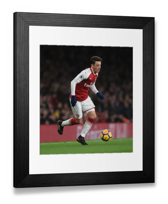 Framed Print : Mesut Ozil in Action: Arsenal vs Chelsea, Premier League 2017-18 Framed Print : Mesut Ozil in Action: Arsenal vs Chelsea, Premier League 2017-18
