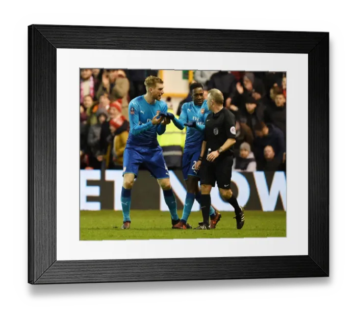 Framed Print : Arsenal's Per Mertesacker and Danny Welbeck Protest Referee's Call during FA Cup Match vs Nottingham Forest Framed Print : Arsenal's Per Mertesacker and Danny Welbeck Protest Referee's Call during FA Cup Match vs Nottingham Forest