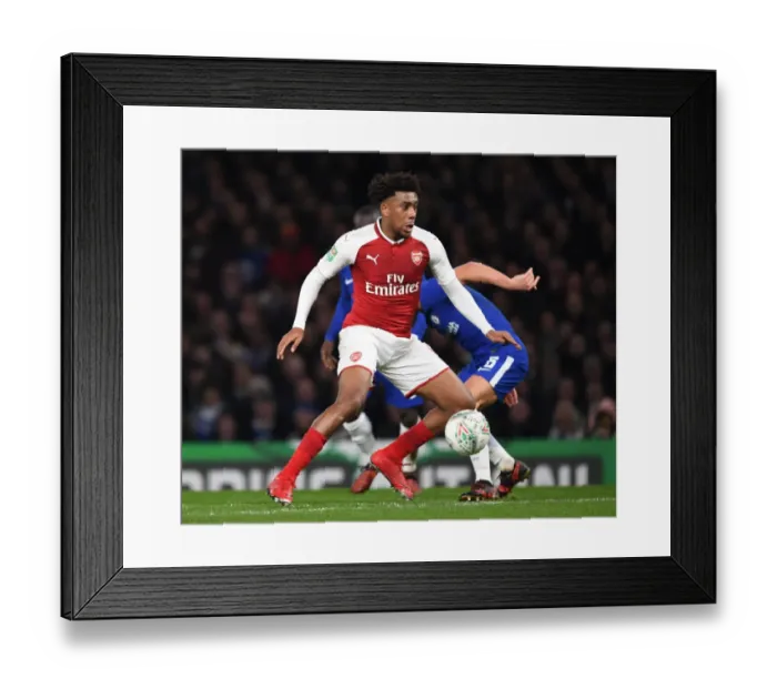 Framed Print : Arsenal's Alex Iwobi Clashes with Chelsea's Danny Drinkwater in Carabao Cup Semi-Final